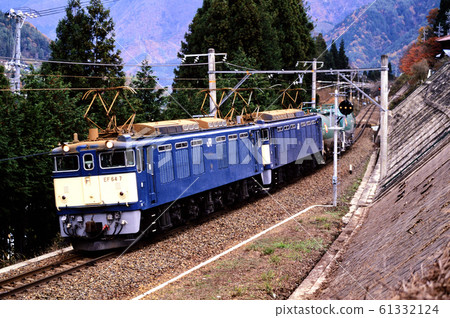 1996 EF EF647 double-tank freight train on the Chuo-West line 1996 EF EF647 double-tank freight train on the Chuo-West line 61332124