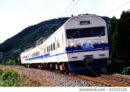1996在Hikita Loop Line上的419系列3列火車 1996在Hikita Loop Line上的419系列3列火車 61332136