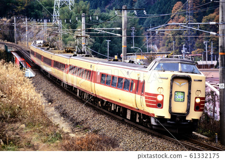 1996 6381系列L特快信濃號在中央西線運行 61332175