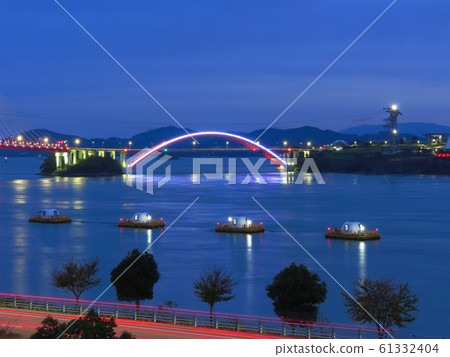 Samcheonpo bridge night view 61332404