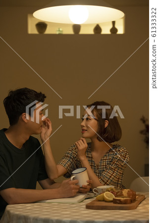 Tea time couple Tea time couple 61333322