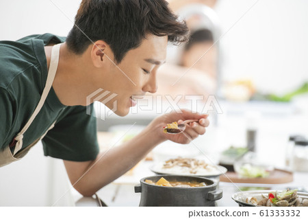 Family meal Family meal 61333332