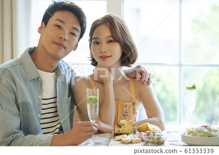 Couple cocktail party Couple cocktail party 61333339
