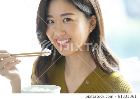Couple eating Couple eating 61333361