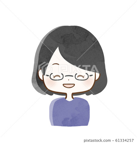 一個微笑的女人 61334257