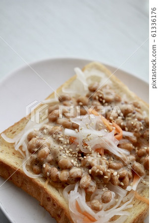 New Year's Leftovers: Namasu and Natto Toast 61336176