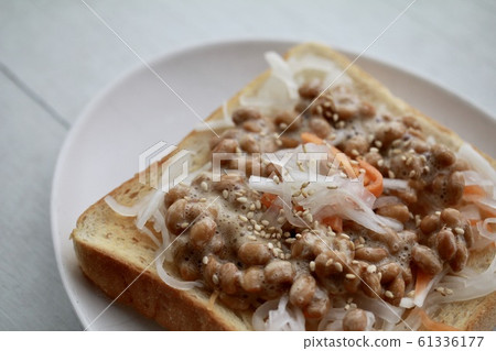 新年剩菜的安排:納馬蘇和納豆吐司 新年剩菜的安排:納馬蘇和納豆吐司 61336177