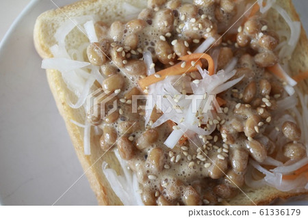 新年剩菜的安排:納馬蘇和納豆吐司 新年剩菜的安排:納馬蘇和納豆吐司 61336179