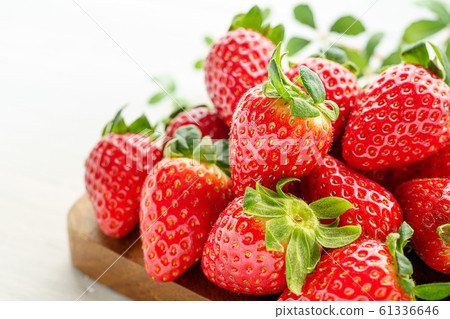 Fresh strawberries Fresh strawberries 61336646