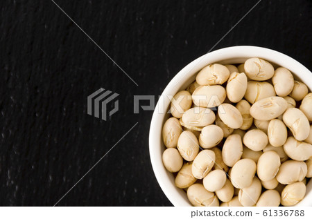 Roasted soybeans, roasted soybeans, baked soybeans (bean confectionery) Roasted soybeans, roasted soybeans, baked soybeans (bean confectionery) 61336788