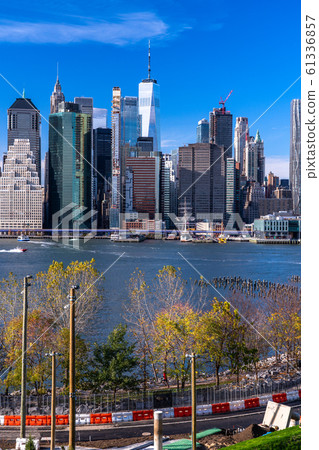 布魯克林高地長廊的曼哈頓紐約景觀 布魯克林高地長廊的曼哈頓紐約景觀 61336857