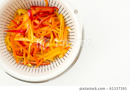 Shreds of color peppers 61337391