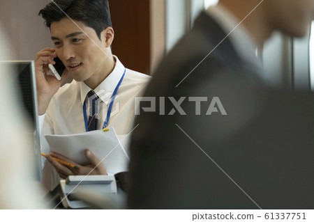 Business men and women office 61337751