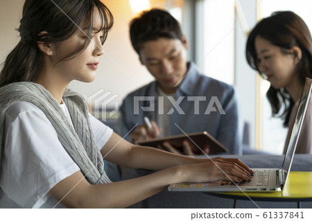 Business meeting Business meeting 61337841