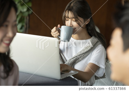 Business meeting 61337866