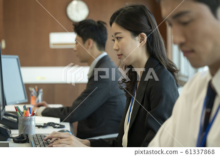 商務男女辦公室 61337868