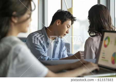 Business meeting Business meeting 61337883