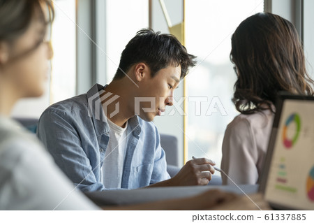 Business meeting Business meeting 61337885