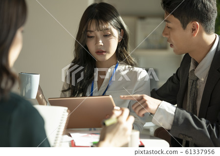 Business meeting teamwork 61337956