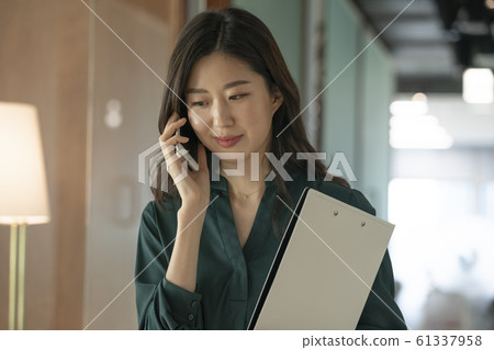 Business woman Business woman 61337958