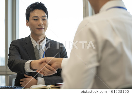 Business man sales 61338100