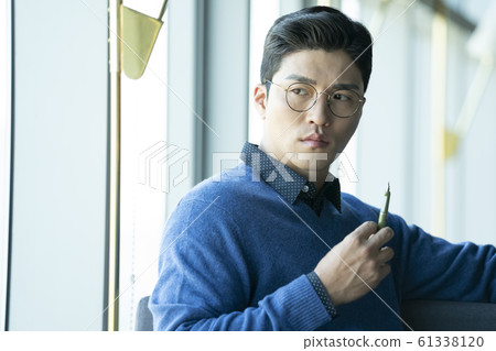 Business man business trip 61338120