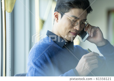 Business man business trip 61338121