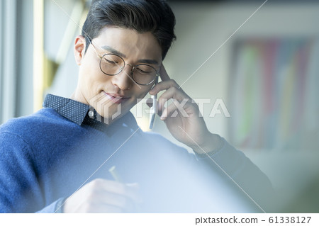 Business man business trip 61338127