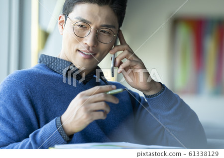 Business man business trip 61338129