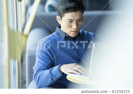 Business man business trip 61338155