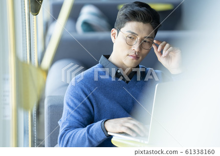 Business man business trip 61338160