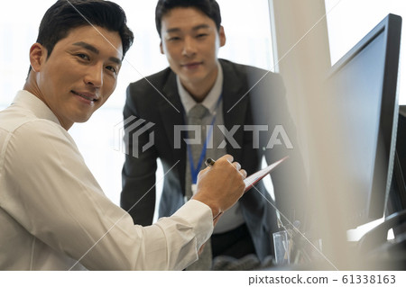 Business man sales 61338163