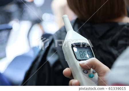 Measuring the noise of event in the hall with a Measuring the noise of event in the hall with a 61339015