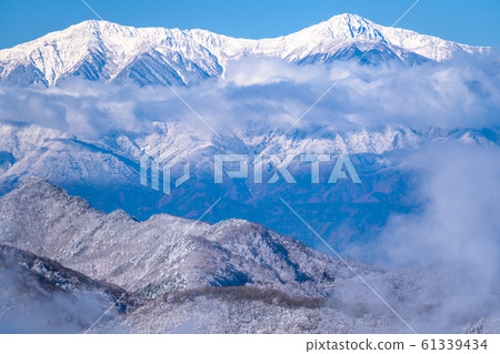 《Yamanashi Prefecture》 As seen from Mt. Pass, the snowy Southern Alps 61339434