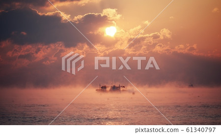 Sunrise photo 61340797