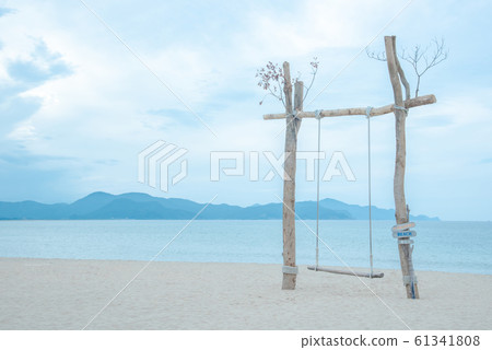 在京丹后海岸發現可愛的海灘鞦韆 61341808