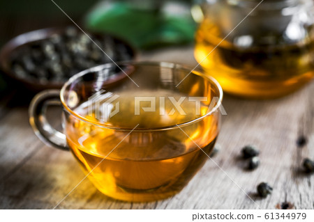 Oolong Pearl Tea in a clear Tea pot 61344979