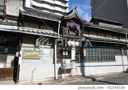 Nagoya City: New Year's roof god [Eisei 1-chome, Nishi-ku] 61346508