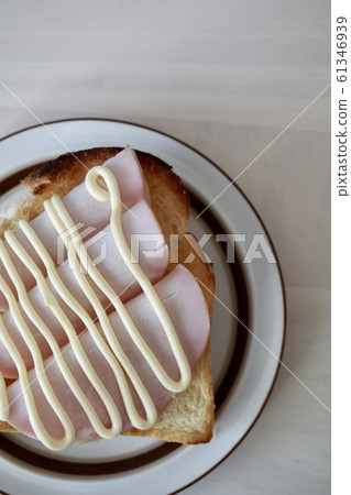 無鹽火腿和天然酵母麵包配火腿蛋黃醬 61346939