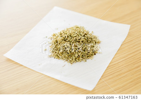 中草藥 61347163