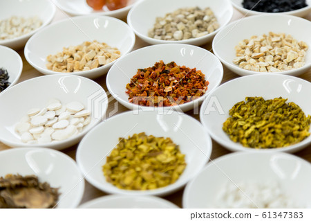 Chinese herbal medicine 61347383