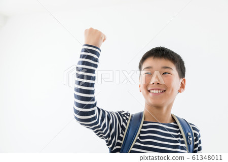 小學男孩書包膽量姿勢 61348011