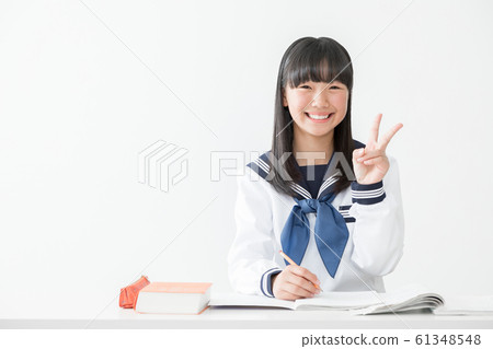 Junior high school student, high school student, woman, sailor suit, class, peace, buoy sign Junior high school student, high school student, woman, sailor suit, class, peace, buoy sign 61348548