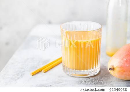 Tropical Mango smoothie 61349088