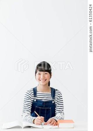 小學女生 61350424