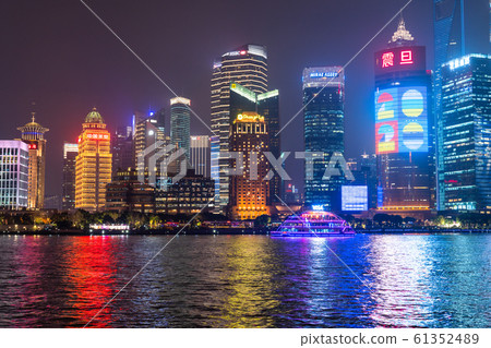 <<Shanghai>> Night view of the Bund, Skyscraper of Rikukashi <<Shanghai>> Night view of the Bund, Skyscraper of Rikukashi 61352489