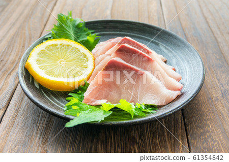 Yellowtail sashimi Yellowtail sashimi 61354842