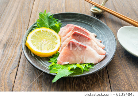 Yellowtail sashimi Yellowtail sashimi 61354843