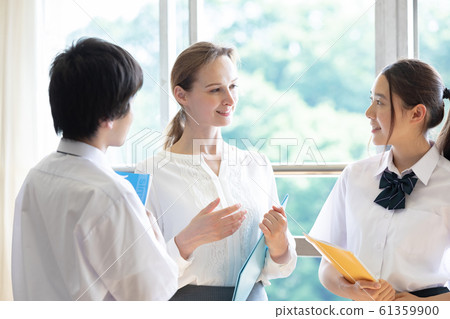 Portrait of student and foreign teacher 61359900