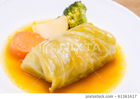 Roll cabbage 61361617